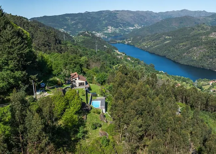 Casa Da Raposeira Casa de Férias Louredo (Braga)
